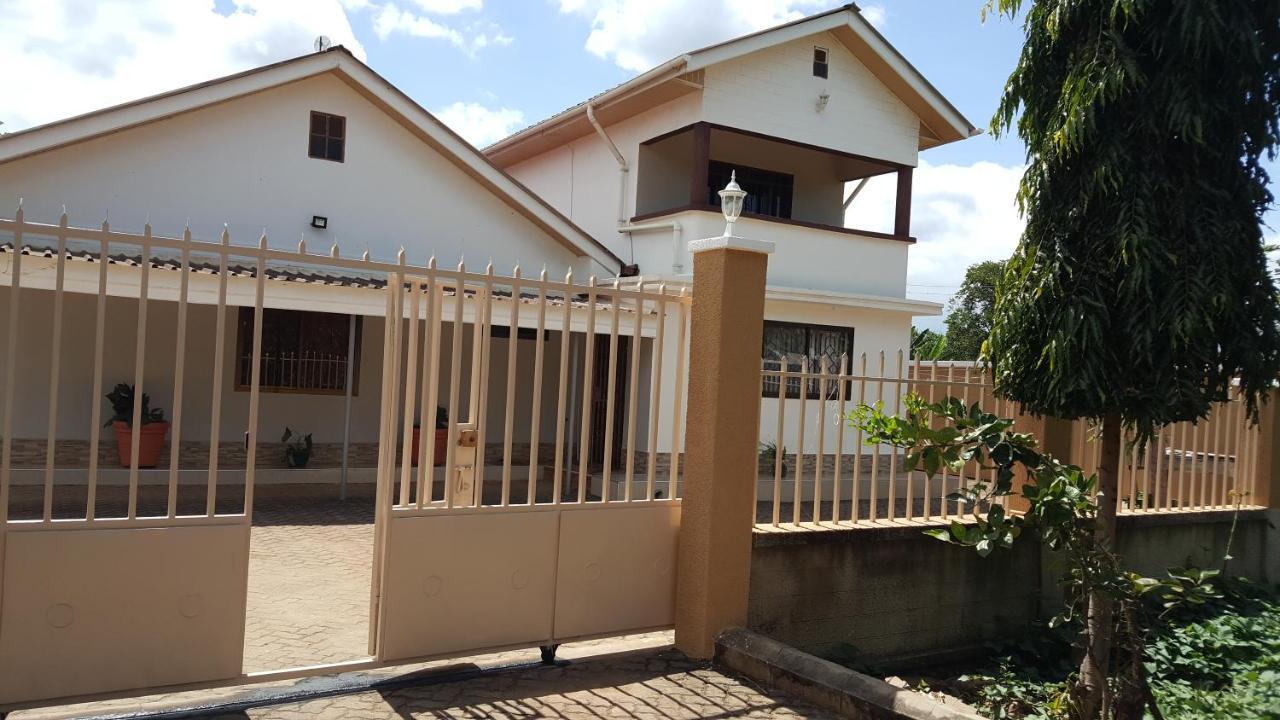 Kilimanjaro Country House Moshi Buitenkant foto